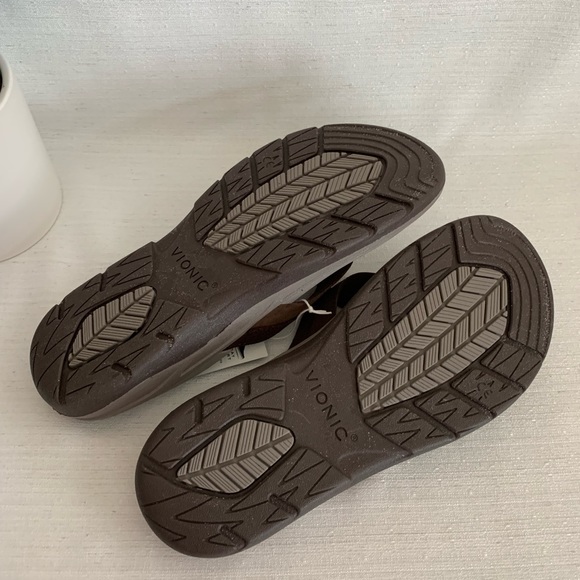 New Vionic Dennis Brown Leather Orthotic Flip Flop Sandals Men’s 8 - Picture 13 of 16